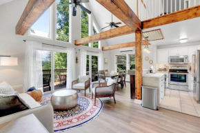 Waterfront Access with Kayaks Private Deck and a Firepit